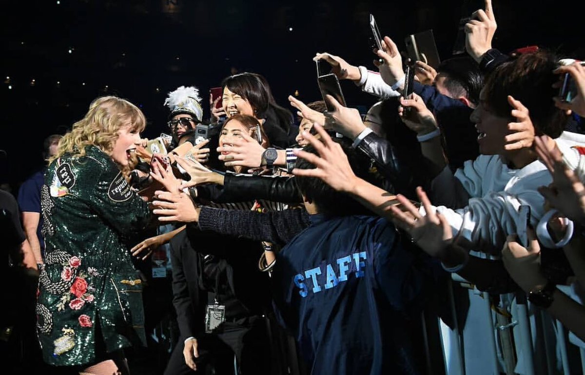 ENCERRADA! Taylor Swift faz último show da "reputation tour" no Japão