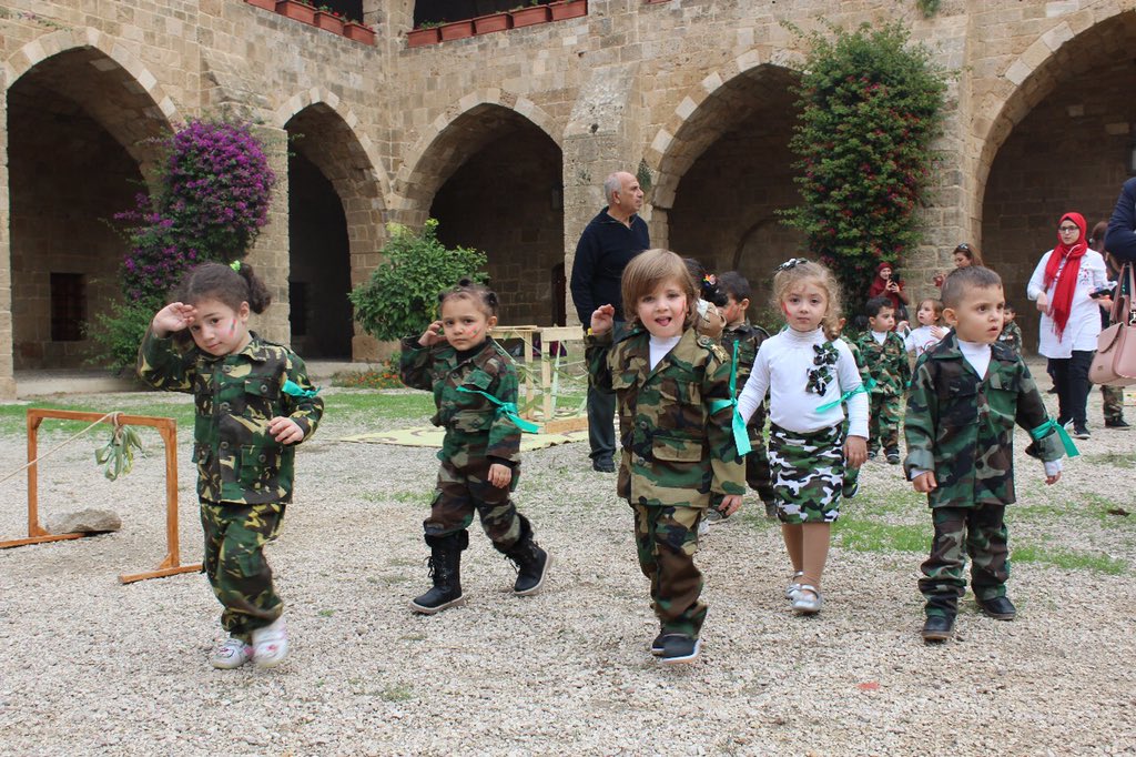 rovina_fodda's tweet photo. #Independance_Day #Khan_lfranj #parents #small_soldiers @DawhaHighSchool @FThaalby @Ghania25060931 https://t.co/VN9CnVX0Pl