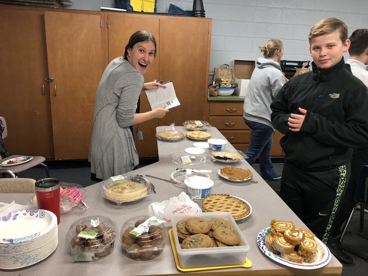 Read and feast happening in 7th grade English!!! @ClausPrincipal <a href="/cracraja/">James L. Cracraft</a>