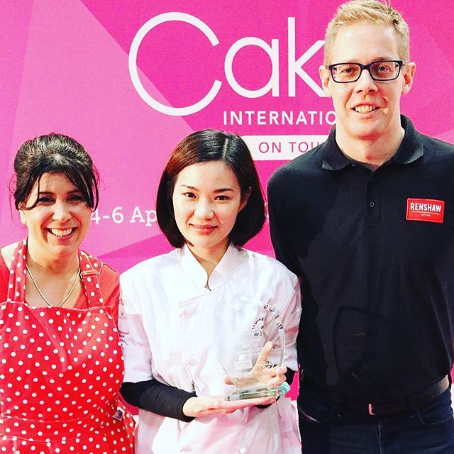 thecakeshows's tweet photo. Your chance to be the next Best in Show winner! Entry for London 2019 is now open! @excellondon from 4 - 6 April 2019 https://t.co/lVzTUwQyye #CIonTour #bestinshow #cakecompetition #cakeart #sugarflowers #cakeinternational #competition #extremecakemaker… https://t.co/3hq7y44Ote https://t.co/FjmHgRi0uY