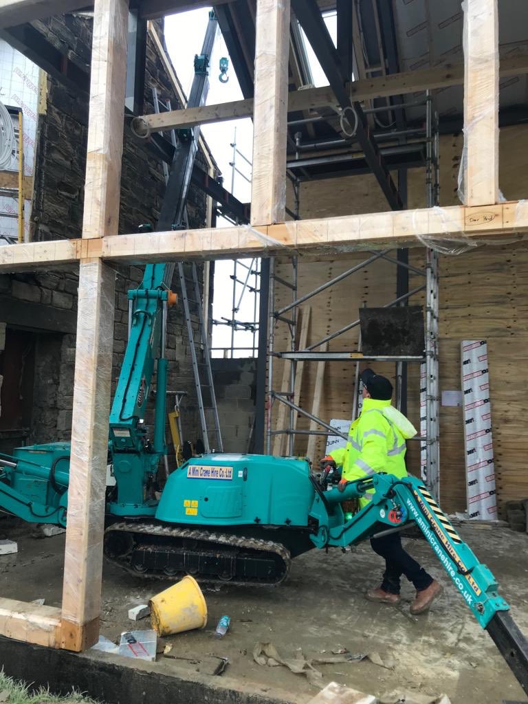 richiesouthern7's tweet photo. @glassroomsgb @KeithNethercott squeezing 300 ton glass units through tight spaces using @mini_crane_hire spider crane #Wakefield #glasslink https://t.co/dVpEpZpfb5