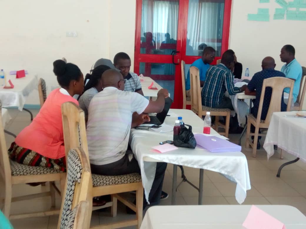 NatureToday1's tweet image. Participants of the #FisheriesManagement #ShortCourse #Learningbyexample. Group discussions on field observations and lessons LEARNED. #USAID #UCC #CCM #NATURETODAY #FISHERIESMANAGEMENT