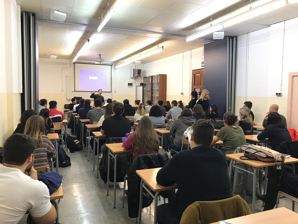 Cowocat_Rural (@cowocatrural) on Twitter photo I l'activitat que no para! Avui som a l'<a href="/Institut_Ebre/">Institut de l'Ebre</a> de #Tortosa, fent la primera de les sessions de difusió del concepte #coworking, en la qual hi participen 52 alumnes dels cicles de dietètica, informàtica, màrqueting i publicitat, disseny gràfic i assistència a la direcció I l'activitat que no para! Avui som a l'<a href="/Institut_Ebre/">Institut de l'Ebre</a> de #Tortosa, fent la primera de les sessions de difusió del concepte #coworking, en la qual hi participen 52 alumnes dels cicles de dietètica, informàtica, màrqueting i publicitat, disseny gràfic i assistència a la direcció