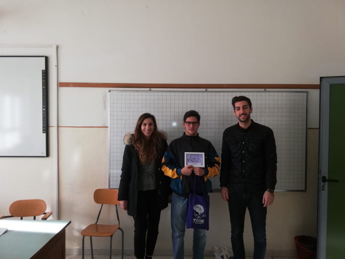 Anche Miracle ed Enrico hanno ricevuto il #ToBeVerona #Innovation #Awards "Disrupting the #Future". Cristina di <a href="/impactscool/">Impactscool</a> e Davide di @IIImillennium  li hanno premiati per il progetto  presentato al #VisionHack sulla #Verona del 2050. Le nostre più sentite  #congratulazioni!