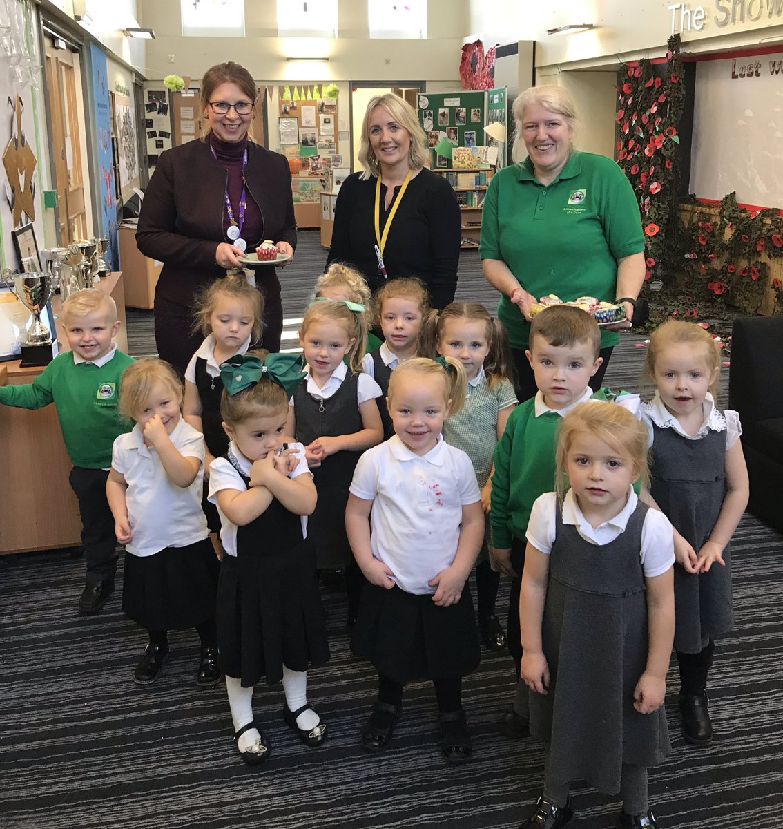 CaldiPrimary's tweet photo. How lucky am I ??!!! Nursery have brought me a hot currant bun with a chocolate button on the top - thank you! Sounds like a familiar Nursery rhymeππ»ππ»π #remarkablecooks #remarkablelearning @AETAcademies @MbroCouncil @NurseryWorld https://t.co/NZbp6orEGH