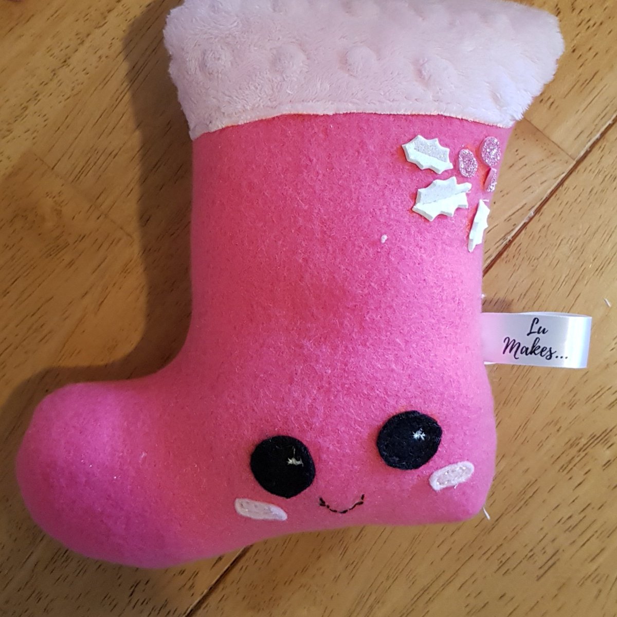 LilCornerCakes's tweet photo. Another adorable little stocking made with fleece and minky. Thanks again @Hobbycraft_CTR for the great materials. 

#Christmas #stocking #softtoy #cute #prettyinpink #gift #makesomeonejig #HandmadeHour #handmadechristmas https://t.co/kQve8KsE66