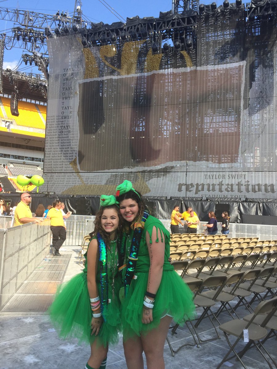 isaidremember13's tweet photo. All good things come to an end ..... 😭 #reptourfinal #repTourPittsburgh #reptourTokyoNight2 #reptour https://t.co/fm1TBWVpji