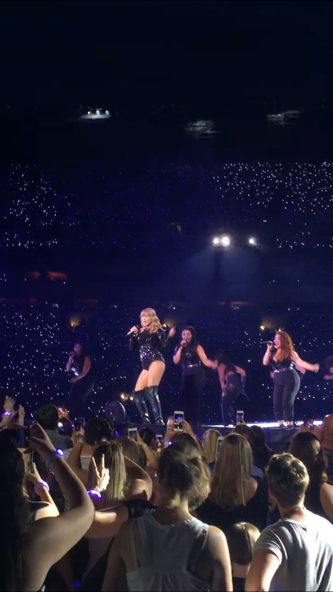 isaidremember13's tweet photo. All good things come to an end ..... 😭 #reptourfinal #repTourPittsburgh #reptourTokyoNight2 #reptour https://t.co/fm1TBWVpji