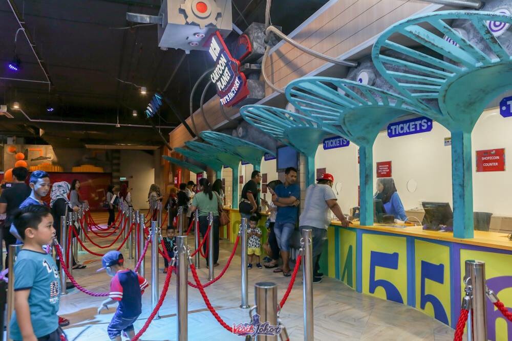 visitjohor_'s tweet photo. Johor takde apa apa? Nah, admin kongsikan 40 tempat menarik sekitar Johor yang korang patut, wajib, kena pergi. Have fun &amp; jom Visit Johor! Lihat link ni, https://t.co/ht91o2JBQS https://t.co/AQQmQID1OG