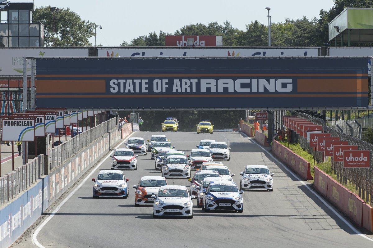 Deltion en KNAF geven vrouwelijk racetalent een kans in de Ford Fiesta Cup 2019 - mailchi.mp/knaf.nl/deltio…