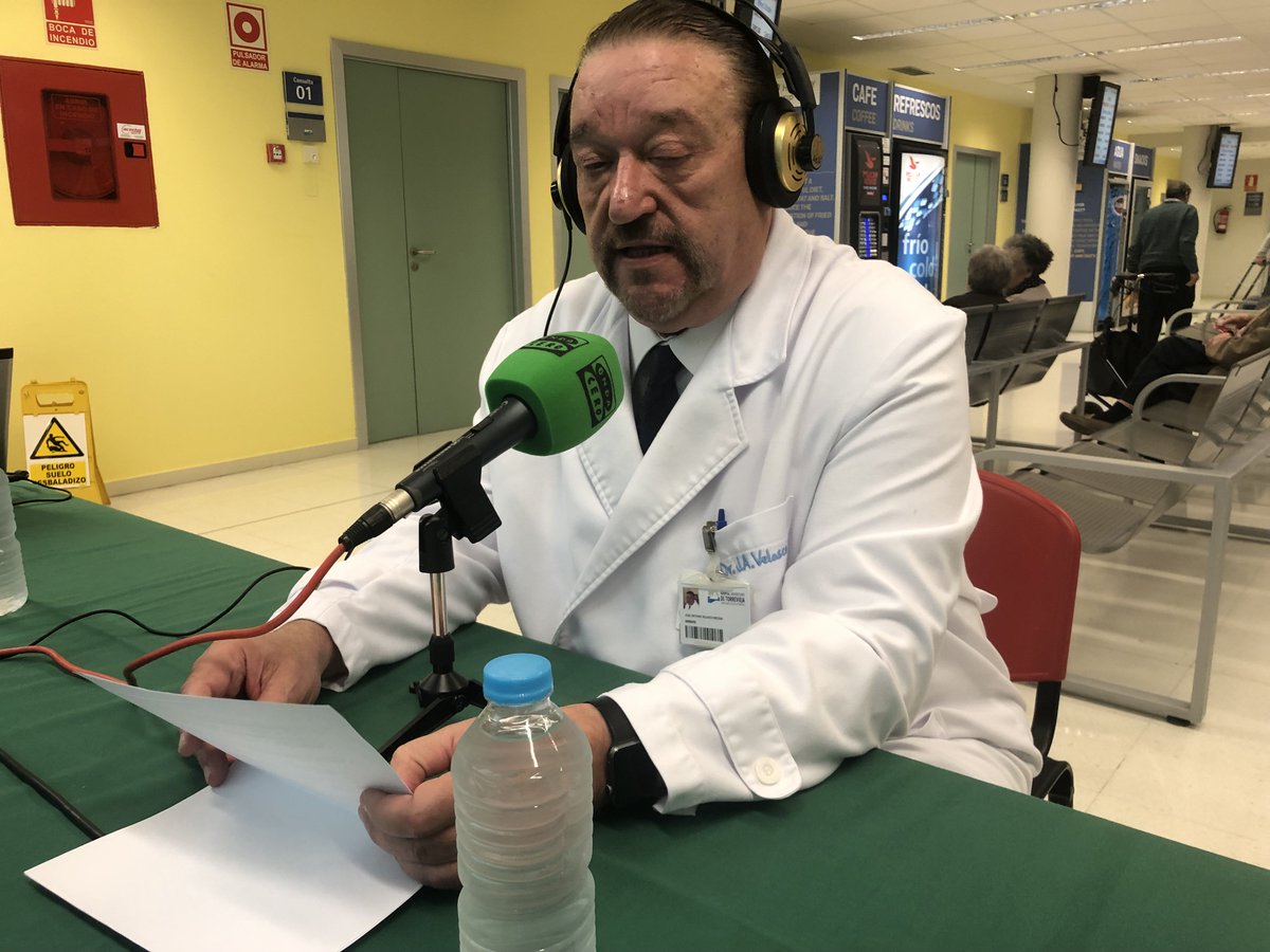torreviejasalud's tweet photo. 🎂 XII Aniversario Hospital Universitario de Torrevieja. Desde el propio hospital, el gerente del Dpto de Salud de Torrevieja, J.Antonio Velasco y el Director Adjunto, J.David Zafrilla @josedavidzafri  participan en directo en @OndaCero_es #DoceAñosJuntos #ConRiberaSaludEsPosible https://t.co/tyjyGd36Db