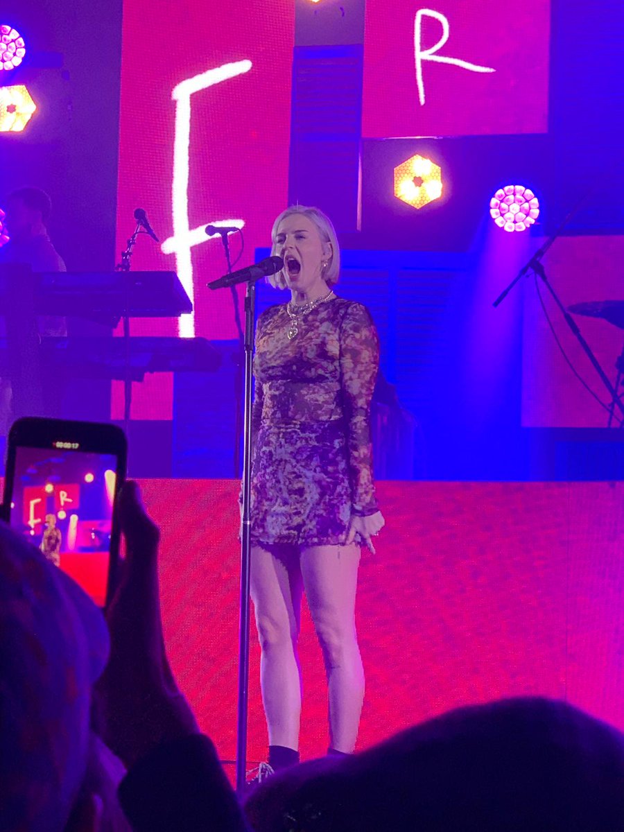 JessiccaTeanby's tweet photo. @AnneMarie speak your mind tour was pretty epic ☺ , she's definitely going places with a voice like that 🙂 #Annemarie #SPEAKYOURMINDTOUR https://t.co/rgP3eprj4U