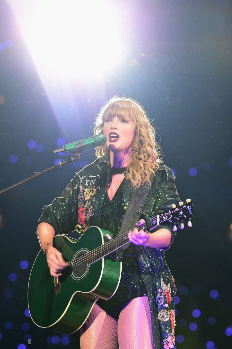 giuzita's tweet photo. 💗💞💖💝💓💘💕 #reptourTokyoNight2 https://t.co/ZlcAH4o93c