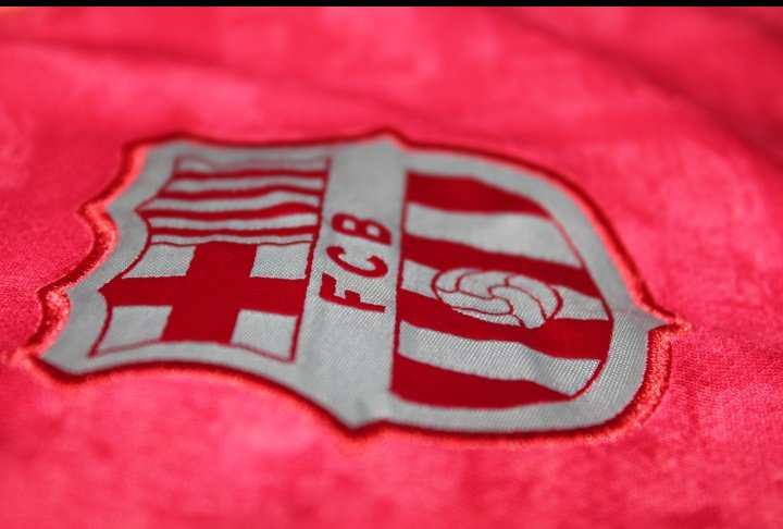 el_jerseys tweet picture
