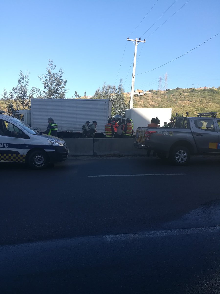 LuisAlejandroSw's tweet photo. Accidente troncal urbano altura canal beagle, Viña del Mar
@sitiodelsuceso @radiofestivalfm @bomberosvina @biobio @Cooperativa https://t.co/gSL5AsOajq