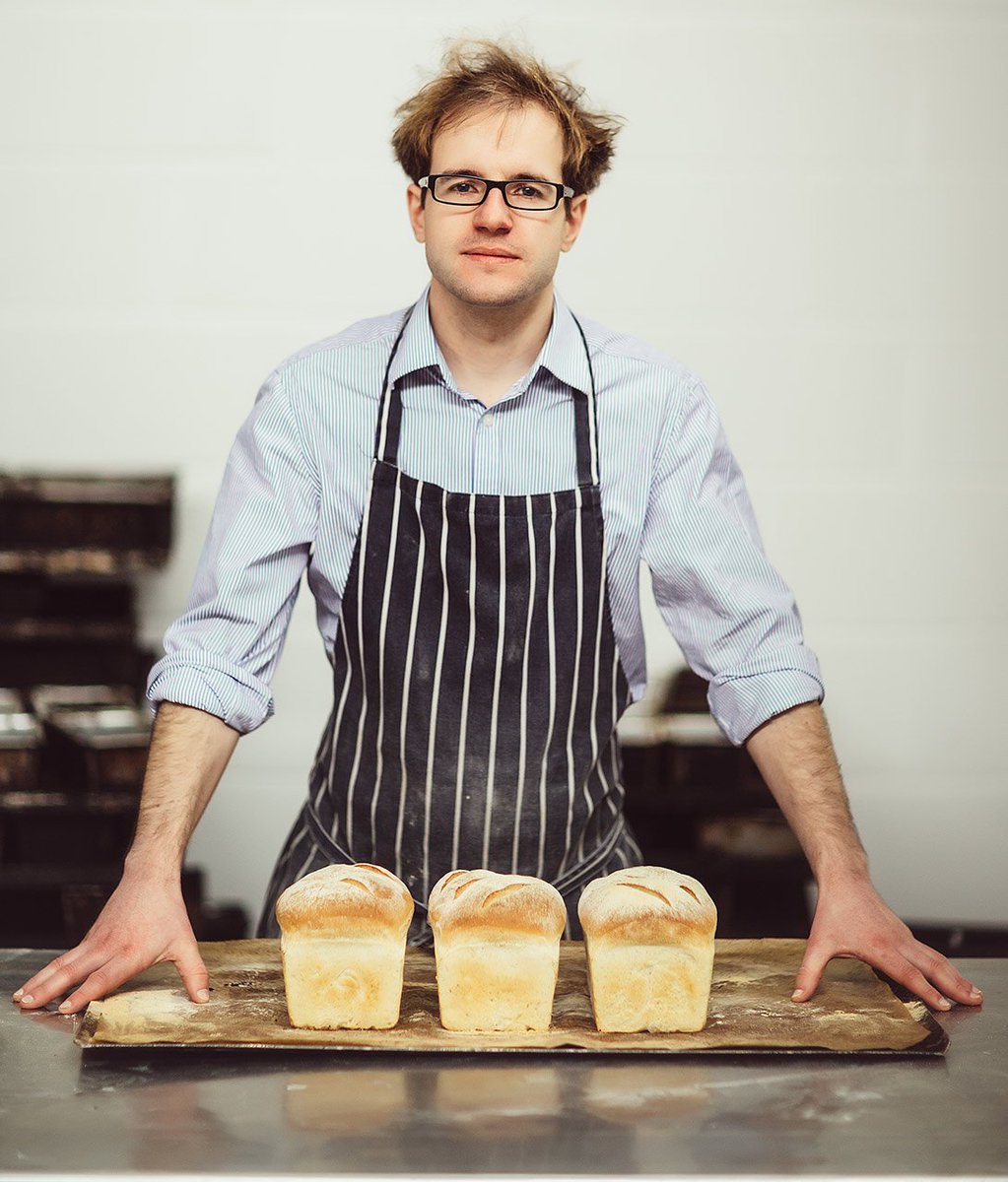 HubboxSW's tweet photo. Our buns are provided by #Cornwallβs specialist bread maker @BakerTomsBread recently voted by @CornwallLive as one of the most influential young people under 35 in the county. Here's a film about him https://t.co/SJ2686qHAX #Provenance #Provenance #UpFromCornwall #Bread #Baking https://t.co/RaPc9es0Qh