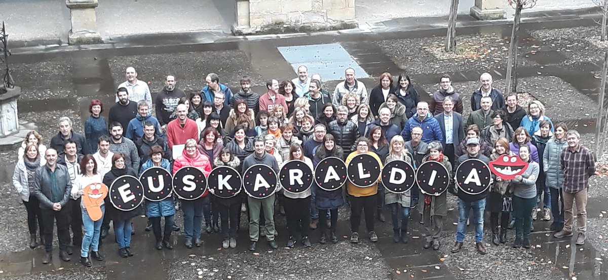 #Nafarroako Hezkuntza Departamentuko #belarriprest eta #ahobizi denak prest gara  <a href="/euskaraldia/">EUSKARALDIA</a> hasteko!
<a href="/IruneaEusk/">Euskaraldia Iruñea</a>