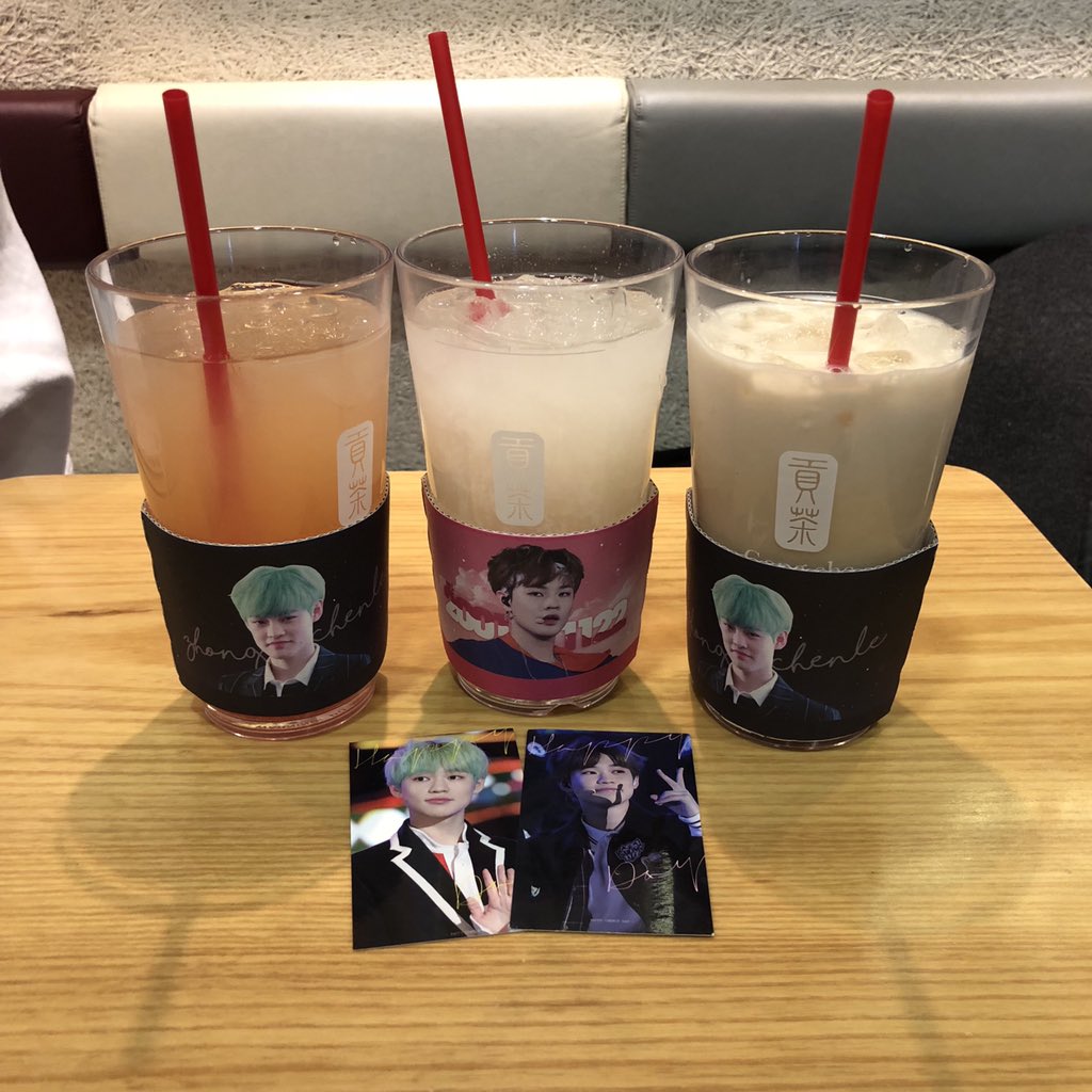 _zzongduck's tweet photo. 내일부터 모든 매장 컵홀더 이벤트 시작합니다 〰️
많이 받으러 가주시고 ➡️ #Dear_my_chenle #HAPPYCHENLEDAY ⬅️ 해시태그 이벤트도 많이 참여부탁드려요 ❗️포토카드 꼭 받아가세요🥰 https://t.co/WB5BbKrZ8d