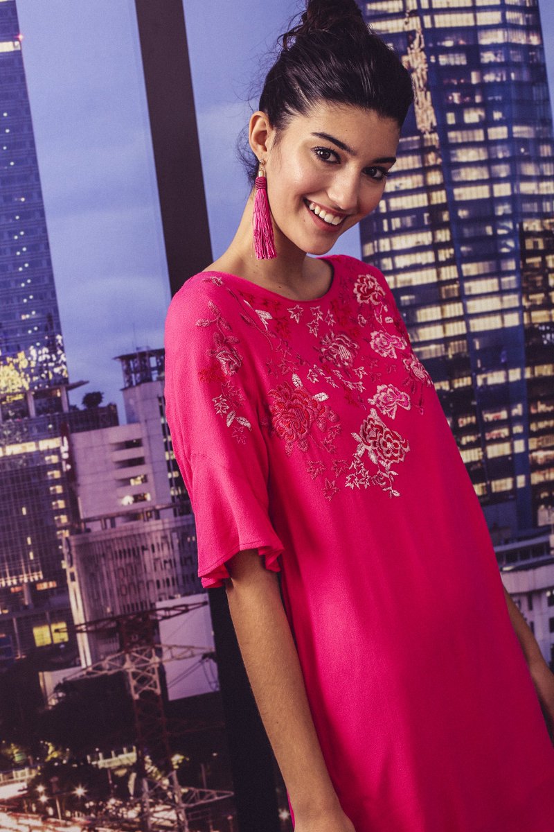 🍃 Llegan los primeros aires de verano, los días son más largos, ¡y vos disfrutas más!

🏷 Vestido Juana. Encontrá la linea Glam en locales y en yagmour.com.ar