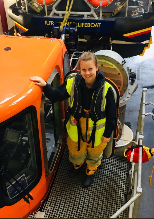RNLI's tweet photo. Lucy Simpson from @IlfracombeRNLI qualified as recently as last week to be a launch and recovery driver. Congratulations, Lucy! We wish you all the best in your new role. Follow in their footsteps at https://t.co/bIkfTxNcFE  #GraceDarlingWeek https://t.co/PyjwA9Mltj