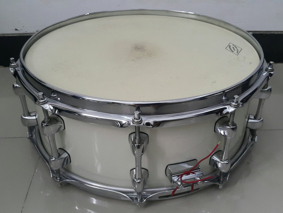 riska_andy's tweet photo. #WTS snare sakae maple 14X5,5 head batter Aquarian modern vintage,reso Sakae ori.. CP 081232070887 @drum_market https://t.co/MBQvyDUDz3
