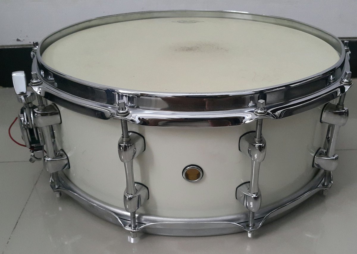 riska_andy's tweet photo. #WTS snare sakae maple 14X5,5 head batter Aquarian modern vintage,reso Sakae ori.. CP 081232070887 @drum_market https://t.co/MBQvyDUDz3