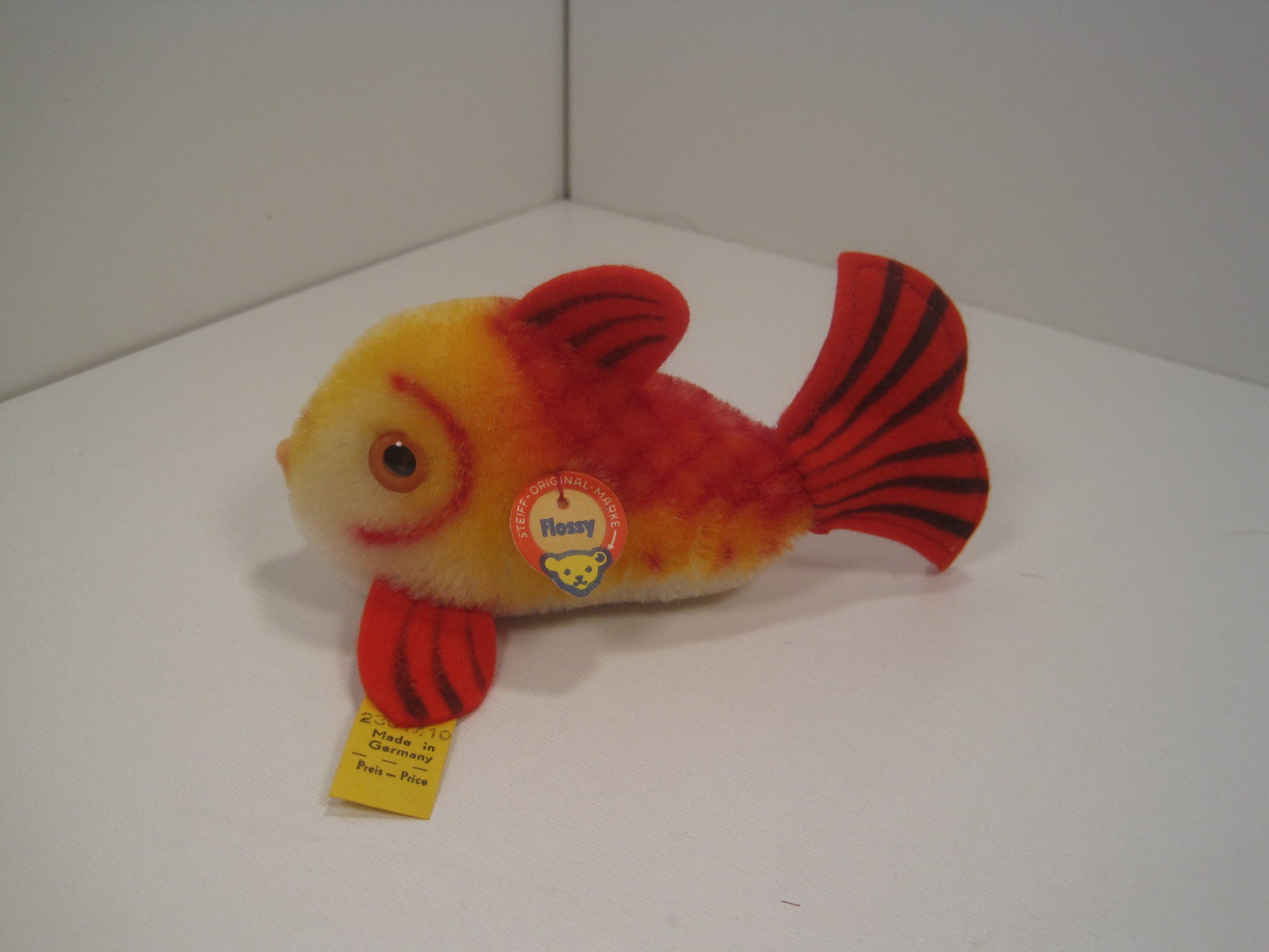 steiff flossy fish