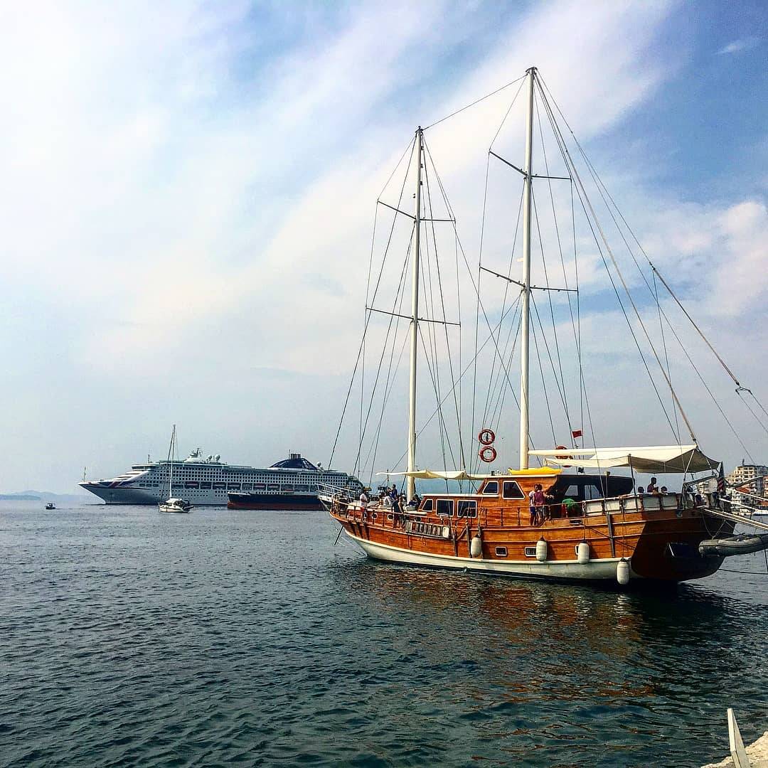 visitsaranda's tweet photo. Saranda port and coastline, and of the most beautiful of our coubtry #Albania
📸@roman_slobodyanyuk/ig https://t.co/cWTRkrSJY5
