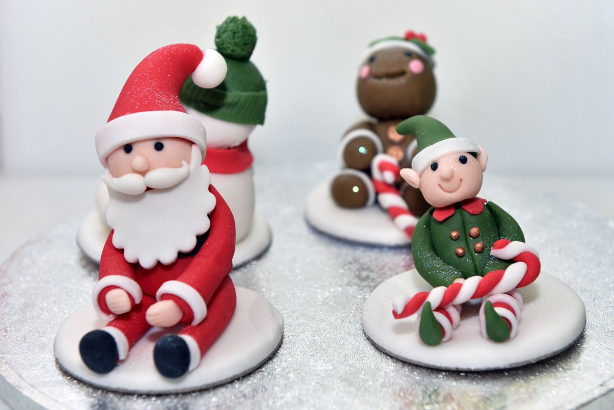 THSch_Food's tweet photo. Sugarpaste club, one space left for next Monday, be quick! Which one will you choose? #thschfood https://t.co/fF6w84gKnH