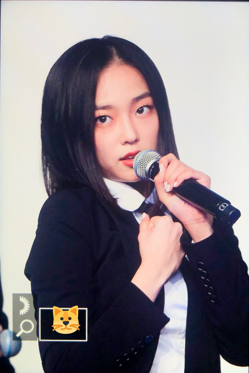 black_kitty98's tweet photo. 181121 예은 프리뷰
#CLC #씨엘씨 #예은 #장예은 #YEEUN https://t.co/md3i7cq9kS