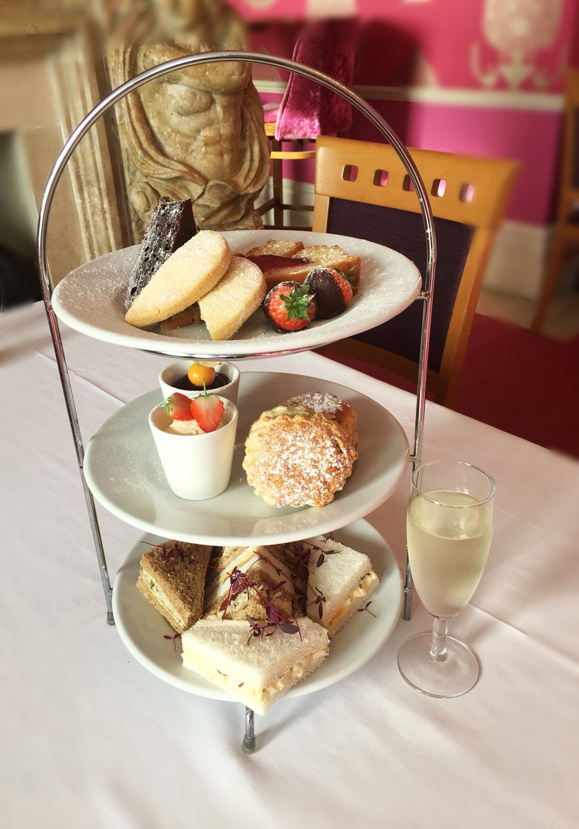 Less than 24 hours to enter our competition to win and afternoon tea with fizz for 2 🍰🥂
Visit us on Facebook to see how to enter. #afternoontea #yummy #glassofbubbly #cottonwoodboutique