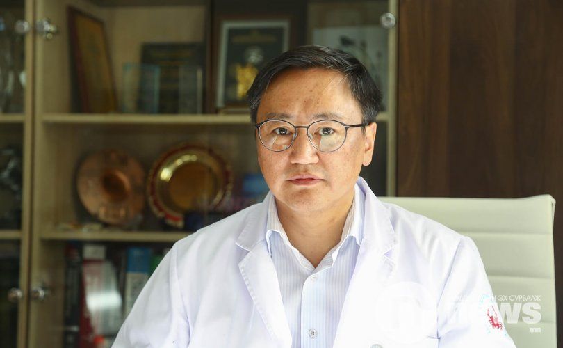 "Эрэгтэйчүүд умайн хүзүүний хорт хавдрын вирус тээгч"

Гэр бүл, үр хүүхэд, хайртай хүмүүстэйгээ хамт байхын тулд сэтгэлзүй, эдийн засгийн асуудалтай тэмцэлдэж эхэлдэг.“Эрүүл монгол эрэгтэйн эрэлд” цуврал энэ удаад хавдрын асуудлыг хөндөж байна.  news.mn/r/2048707/