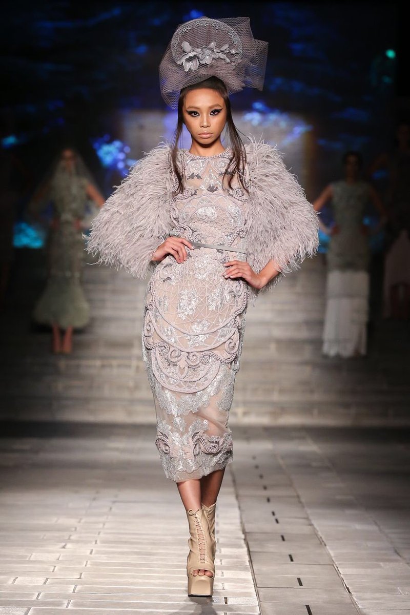 jexxhinggo's tweet photo. Maymay Entrata’s international catwalk debut @ the Arab Fashion Week. She was the fashion muse of famous Filipino designer Furne One. Laban gurl! ✨❤️
#MAYMAYForAmatoAFW2018 #MayMayEntrata #AFW2018 https://t.co/34qPXyn1Kq