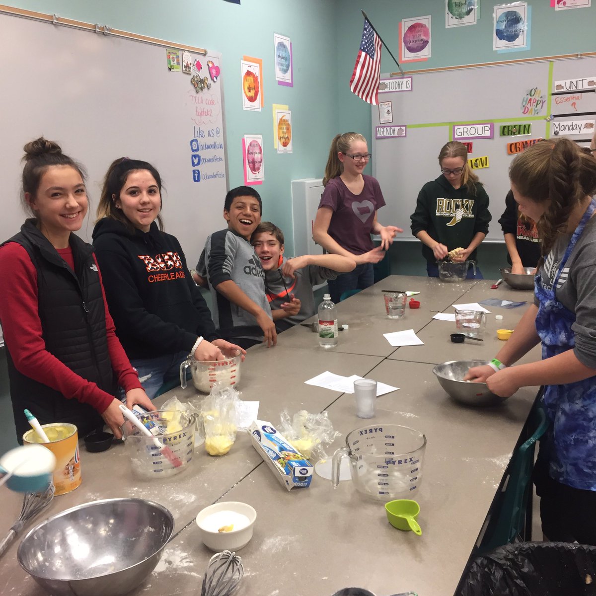 FcclaLockwood's tweet photo. Thank you to this incredible group of students who sacrificed their time the last 2 weeks to help make others Thanksgiving better! Dropped off pies &amp; a donation to @MRMBillings.  Couldn’t be prouder of these kids! 
#lockwoodpride #lockwoodlions #SayYesToFCS #FCCLAcares https://t.co/YaKn2pHZd1