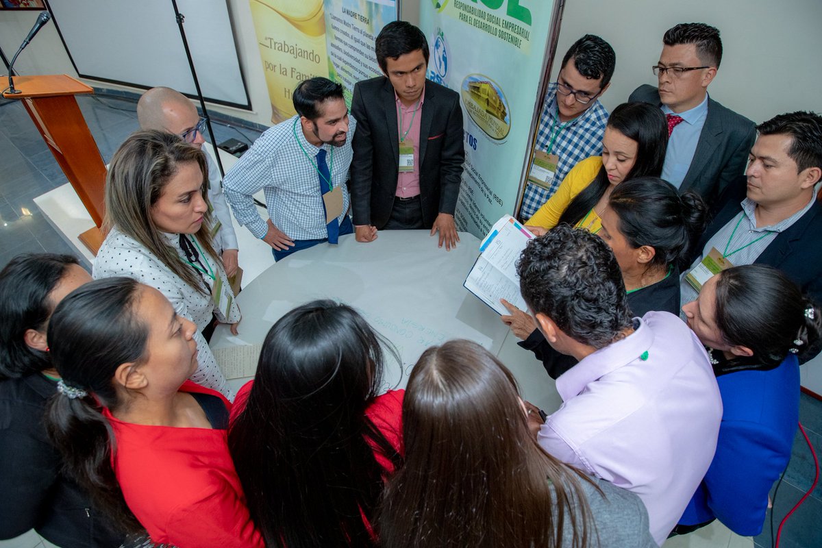 globalembpeace's tweet photo. Nov 20, 2018. #Colombia. In the second part of the Training Seminar, Manuel Díaz Capdevila, member of the Green Citizen Foundation and president of FUNVIVE, focused his teaching on Green Citizenship and the commitment that each person must have with the land for its preservation https://t.co/TwTub0Ur1v