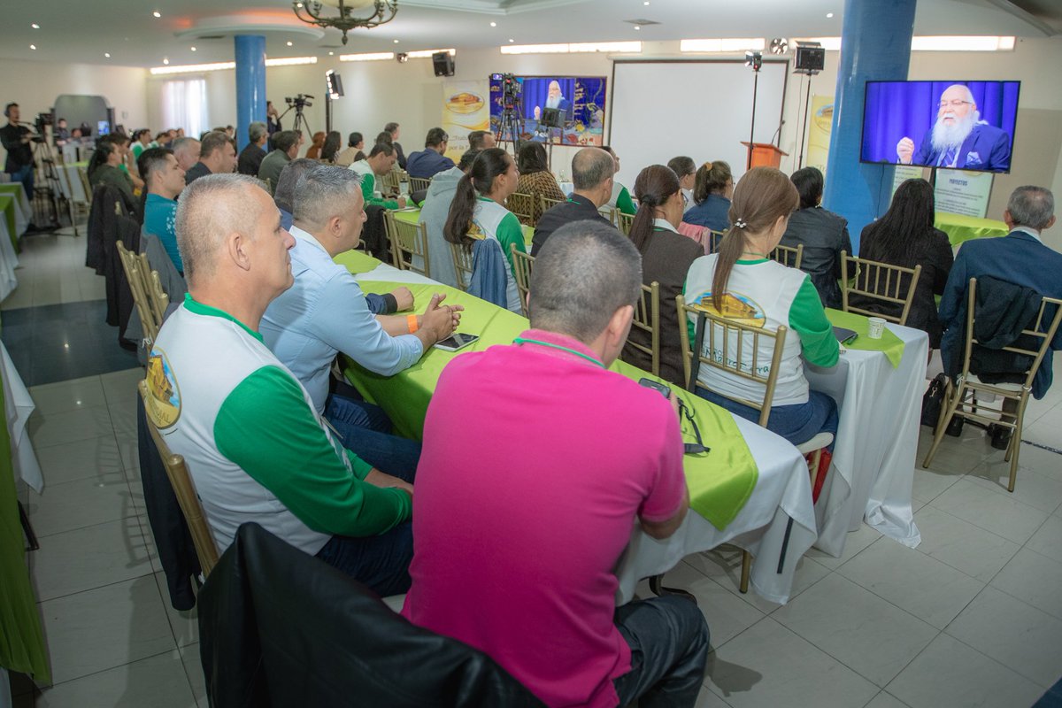 globalembpeace's tweet photo. November 21, 2018 #GEAP Dr. William Soto, Executive President of the Global Embassy of Activists for Peace, began the second day of the Seminar, referring to such training and work days as "fundamental tools in integral reeducation for the protection of Mother Earth" #MotherEarth https://t.co/CY1zyEOcsE