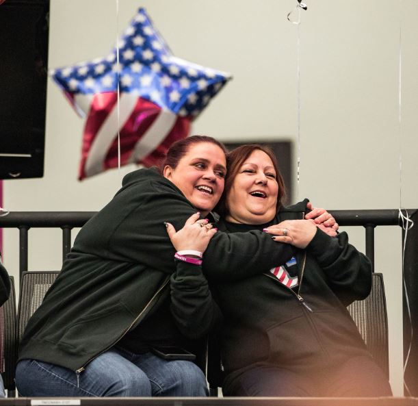 CallieField's tweet image. Last week these two women recognized each other in an airport in Nashville and, after talking, realized that they served on the same ship in the Navy and now BOTH have careers @TMobile. How crazy is that?! #MobilizeForService