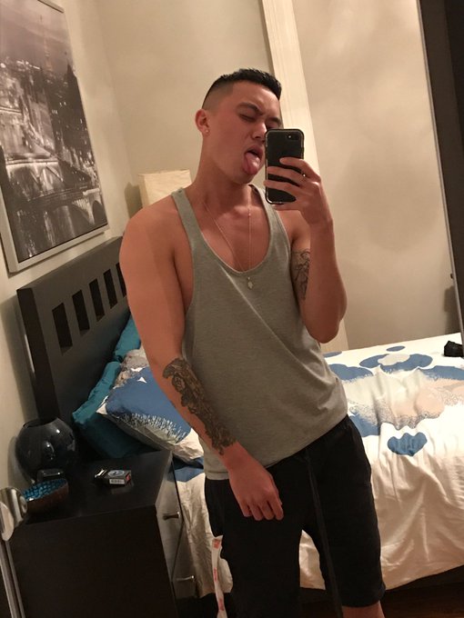 I need some head. https://t.co/iw2wRpqHgu