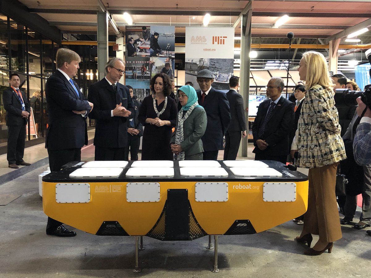 What a day! We had the honor to show some of our innovations to a special audience including the President of Singapore, King Willem-Alexander, <a href="/SigridKaag/">Sigrid Kaag</a>, and Mayor Femke Halsema. <a href="/Arjan_vTimmeren/">Arjan van Timmeren</a> presented the #Roboat project, and its potential for Amsterdam. #urbaninnovation