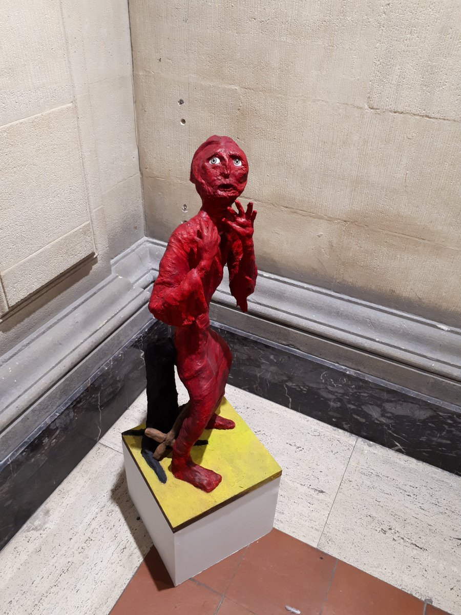 Stuart Mitchell and Michael Hayter's exhibition looking at the human condition is running at the Vestibules from the perspectives of two Bristol-based artists through painting, printing, photography, drawing and sculpture.
Discover "Between The Living And The Dead" until Friday!