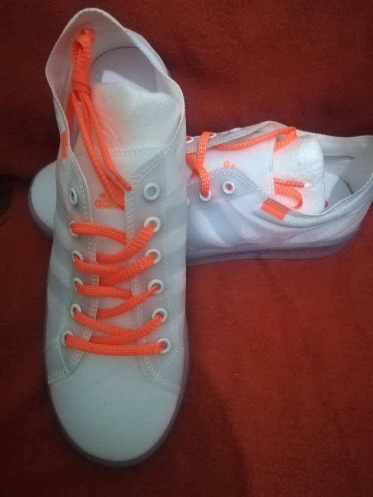 PalletKingsUg's tweet photo. Dope Original Adidas Vans 
Dm ur size I deliver real quick https://t.co/aVwWwpnHQT