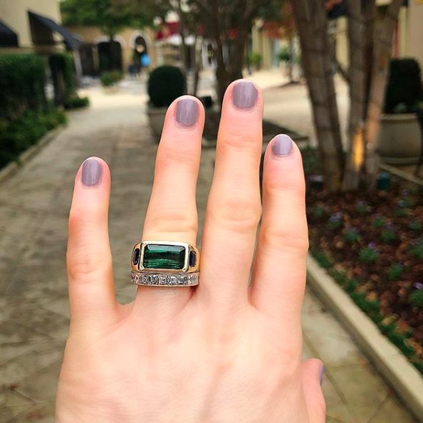 SpecialtyShops's tweet image. Looking for a unique wedding ring and band combination? Elizabeth Bruns has endless options for this current obsession. @brentnealejewelry shown with yellow gold channel set #squarediamond#eternityband by @oscarheyman No rainy day gloom at EB!💚 #specialtyshops