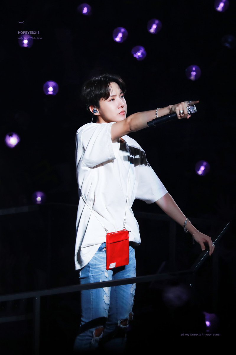 hobiotics's tweet photo. wHAT'S WRONG MY LOVE? TELL ME AND ILL FIX IT FOR U WHATEVER TINY SEOK WANTS TINY SEOK GETS >:( https://t.co/qIAd8F2ABR