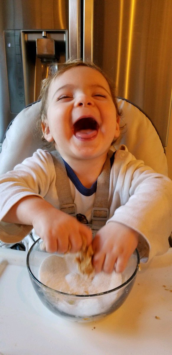 AlexKinchen's tweet photo. YESSSSS!!!!!! Itβs time to start making Christmas cookies! #HappyThanksgiving #Christmasisnext #cookies https://t.co/WnkY9pvEXA