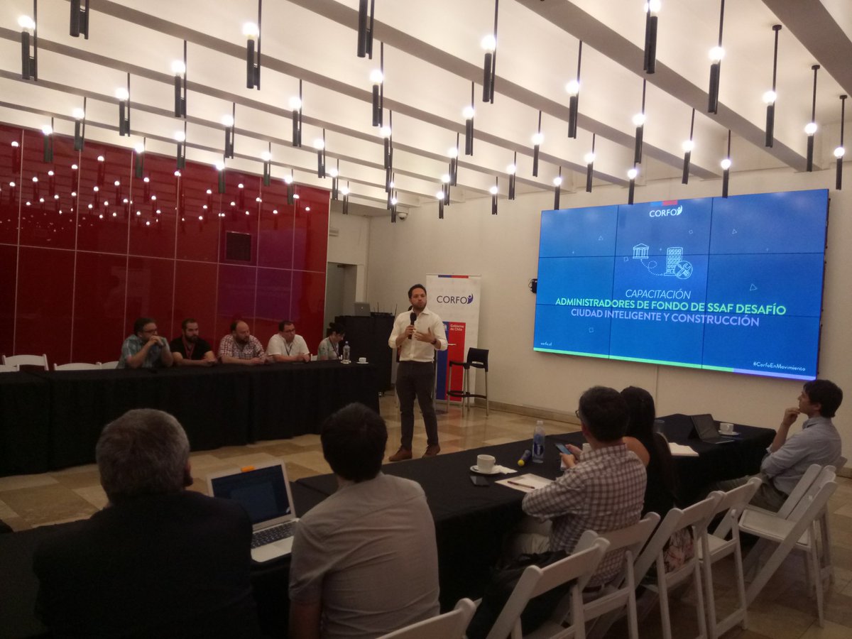 Ediazlira's tweet photo. #CorfoRM participando en el "Kick Off" de Administradores de Fondos de SSAF Desafío de #ciudadinteligente y #construcción.
#CorfoEnMovimiento https://t.co/6XkAMvatje