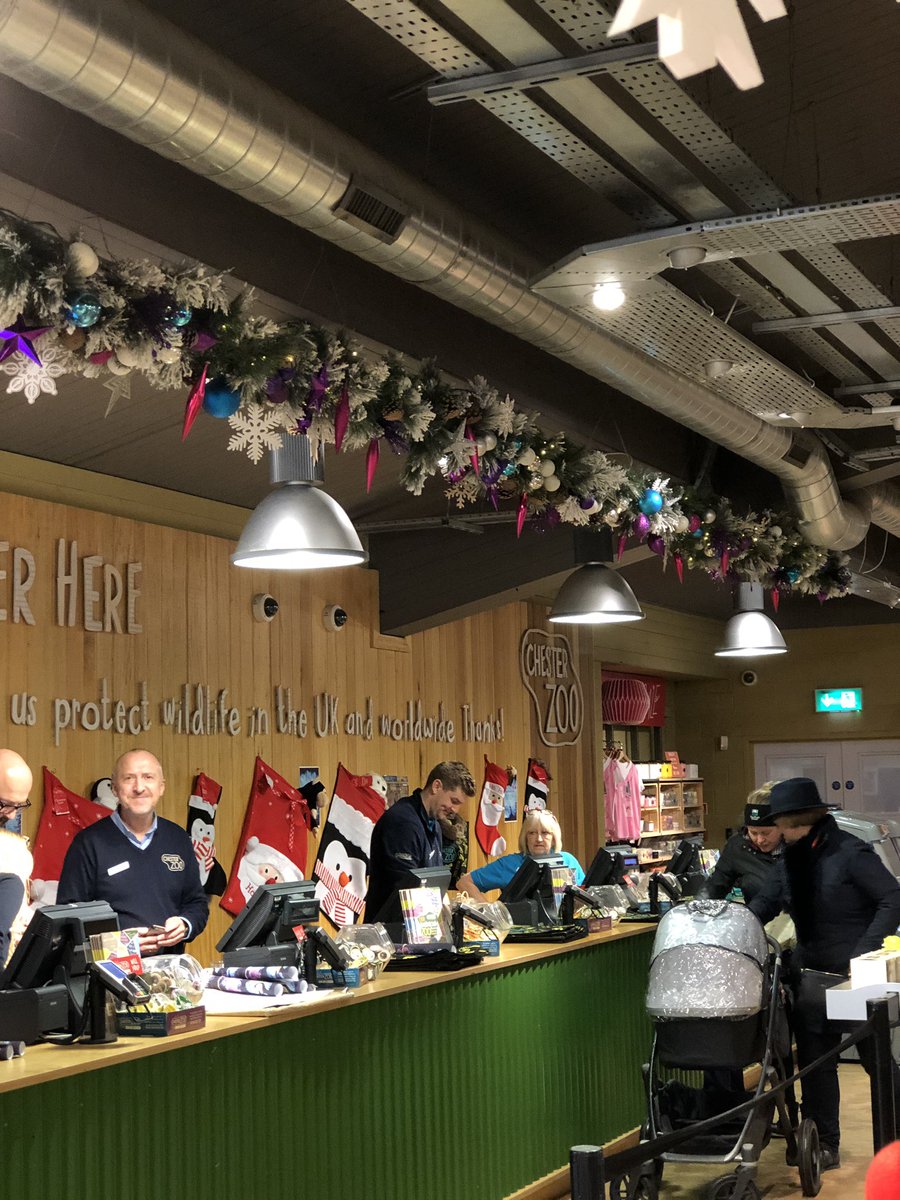 eventures1's tweet image. Christmas has arrived early @chesterzoo it’s been in the planning for months, its taken over a week to install but we’ve enjoyed every minute of setting the scene for Christmas at the zoo. Here’s a snippet 🎄❄️🦒🐧🦁🐘#ChristmasIsComing
