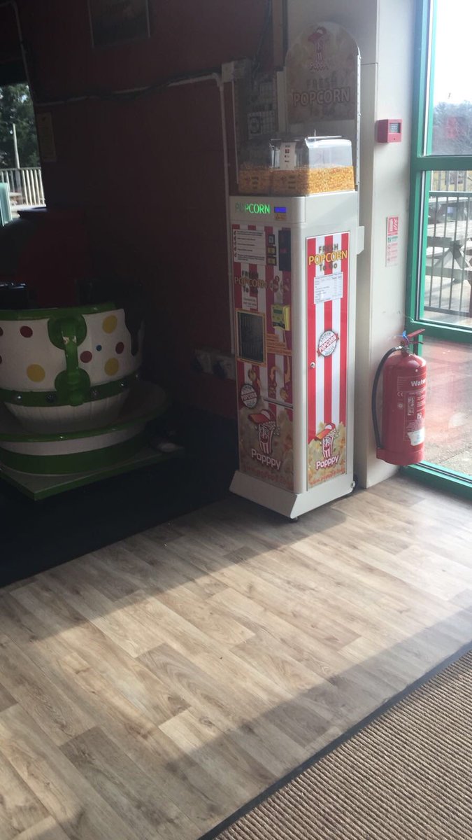 PopppyPopcorn's tweet photo. #newinstall at @CrealyResort Crealy is Southwest England's largest #family #ThemePark #attraction and is home to over 60 rides, attractions, live shows and a zoo! #vegan #glutenfree #popcorn #snack #fatfree #vending #commercialisation https://t.co/xoxKnVvt5w