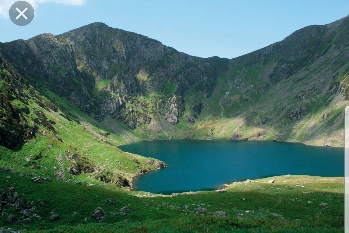 BankOfSugar's tweet photo. Some of the best views in the world are in Wales 🏴󠁧󠁢󠁷󠁬󠁳󠁿

#WelshGoddess #WelshDominatrix https://t.co/iJPxxZDNAv