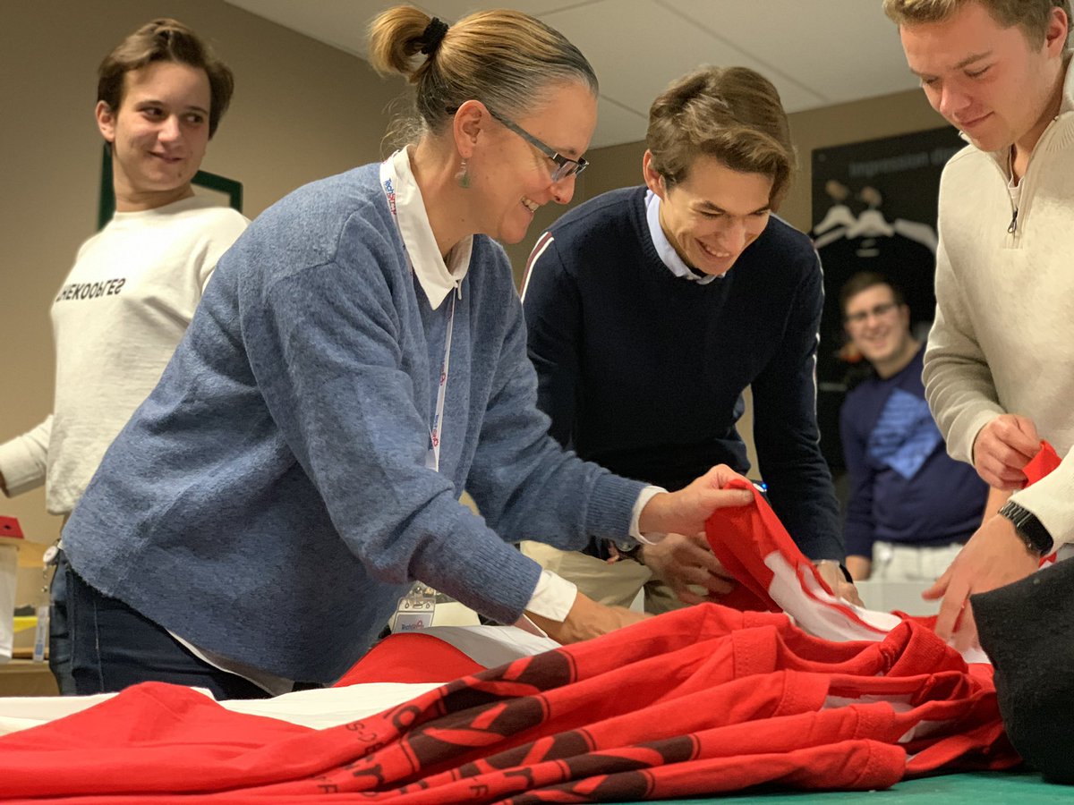 Atelier préparation des t-shirt @adimaker_yncrea pour la Maker Faire Paris #mfp18 de ce week-end 😊 @yncrea_hdf
