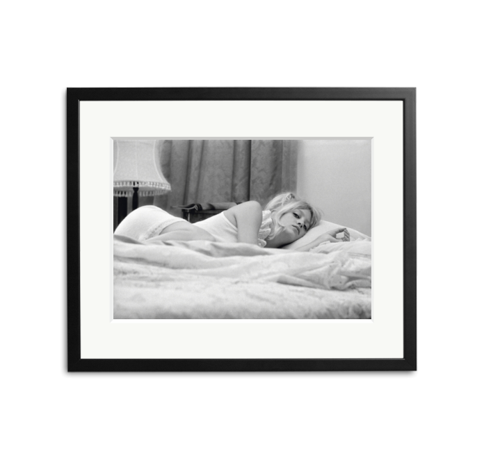 Happy 73rd Birthday to Goldie Hawn! Photographed in bed in 1970 by Terry O\Neill.  